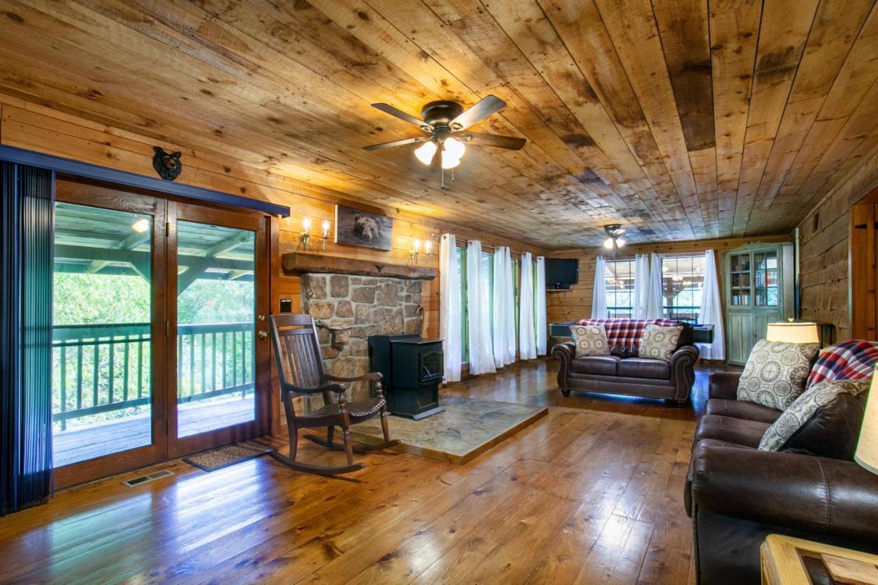 Forest Home Hot Tub Fire Pit Pool Table Pigeon Forge Exterior foto