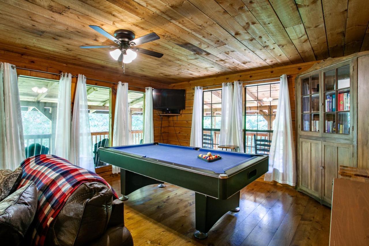 Forest Home Hot Tub Fire Pit Pool Table Pigeon Forge Exterior foto