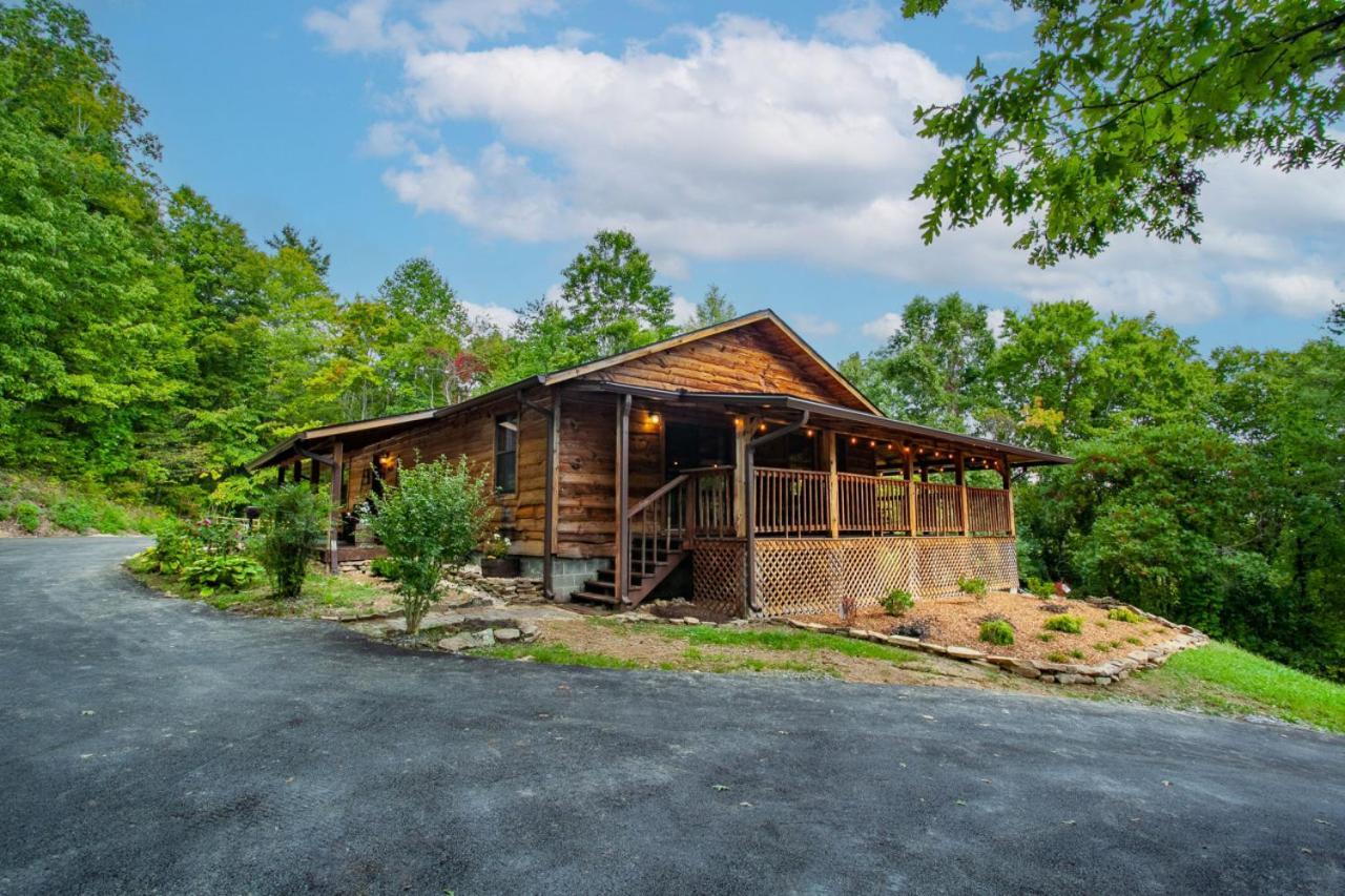 Forest Home Hot Tub Fire Pit Pool Table Pigeon Forge Exterior foto